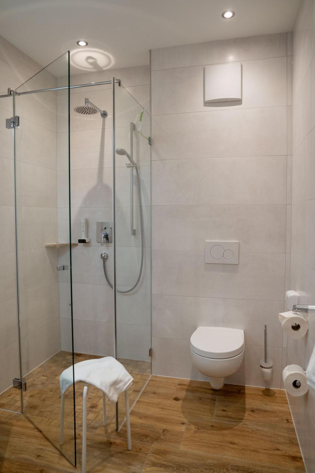شارنيتز Hotel Garni Isarlodge Wiesenhof المظهر الخارجي الصورة
