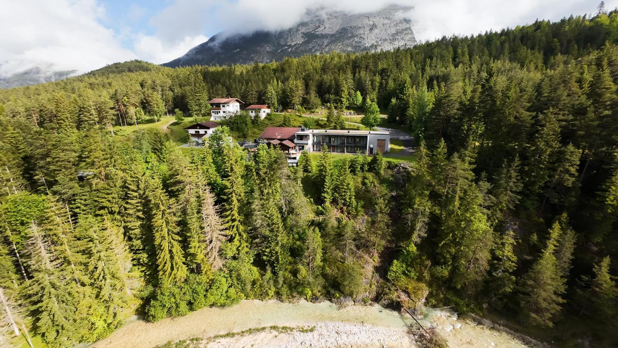 شارنيتز Hotel Garni Isarlodge Wiesenhof المظهر الخارجي الصورة